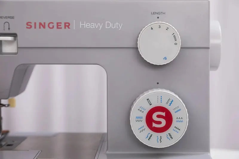 SINGER Heavy-Duty 4423 Mechanical Sewing Machine for Durable Stitching