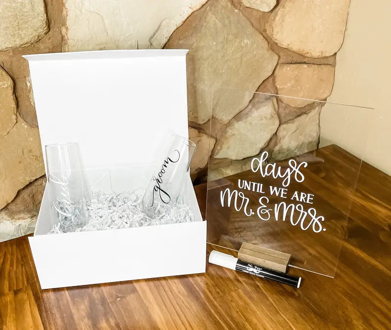 Compact Standard Engagement Gift Box – Small Size