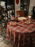 Red Plaid Holiday Tablecloth – Festive Christmas Dining Room Decoration