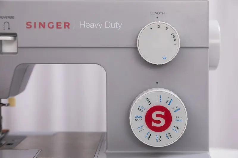 SINGER Heavy-Duty Mechanical Sewing Machine – Model 4423